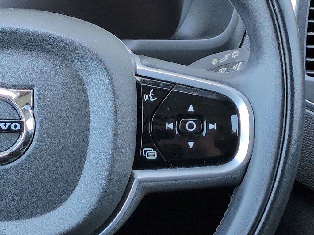 Thumbnail: 2022 Volvo XC90 - 33