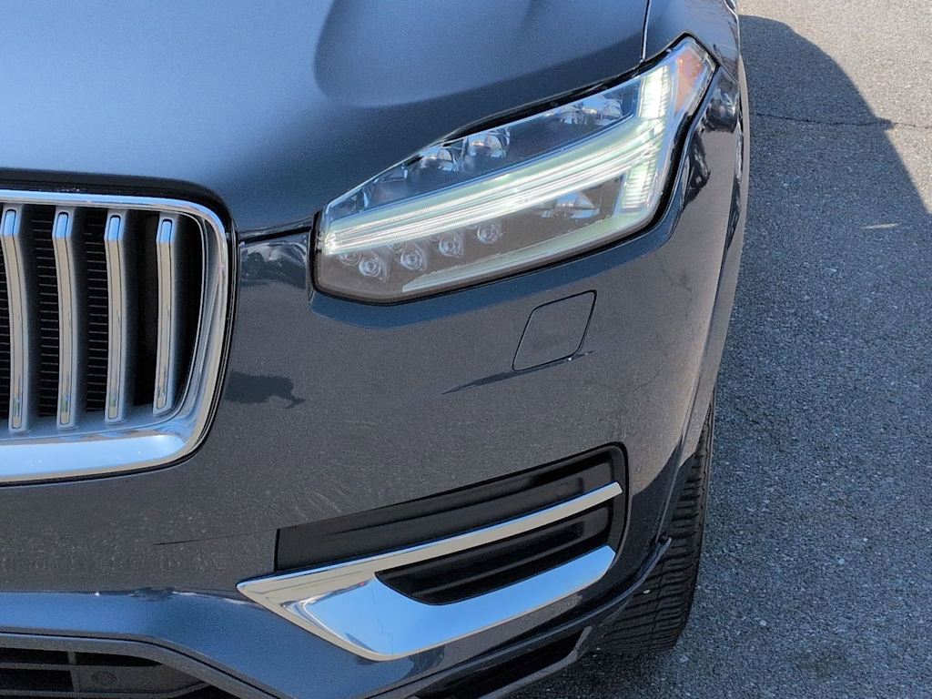 Thumbnail: 2022 Volvo XC90 - 25