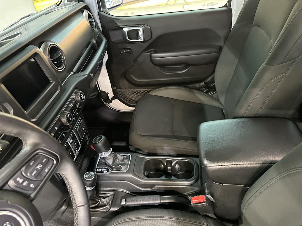 Thumbnail: 2021 Jeep Wrangler - 33