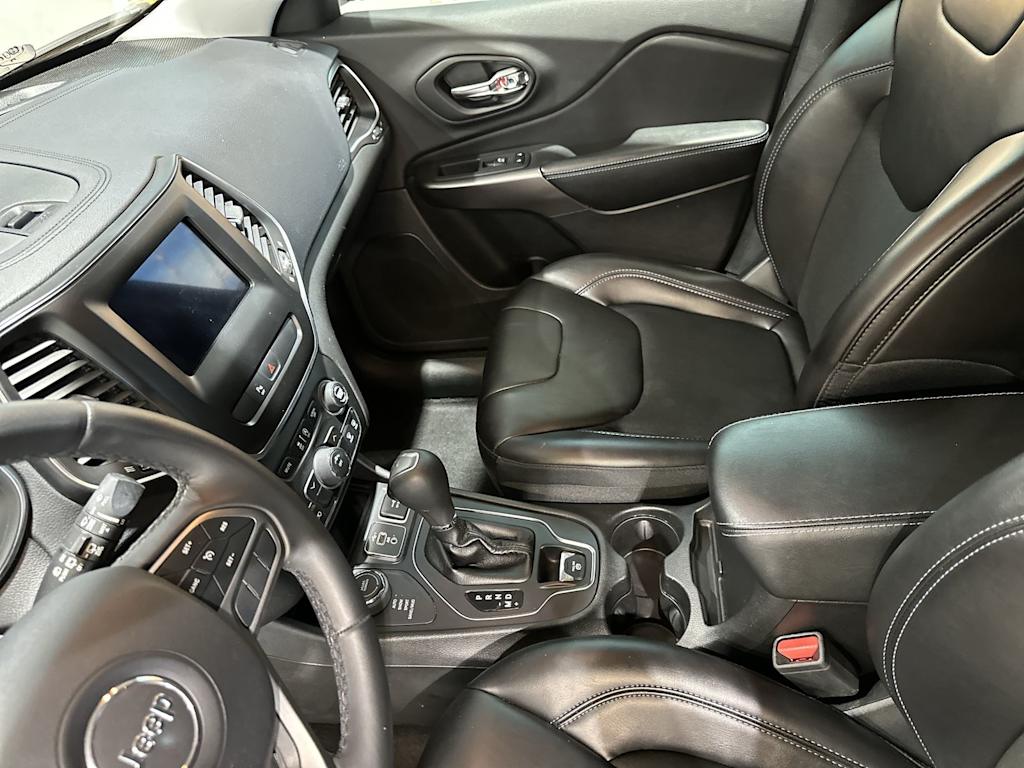 Thumbnail: 2019 Jeep Cherokee - 33