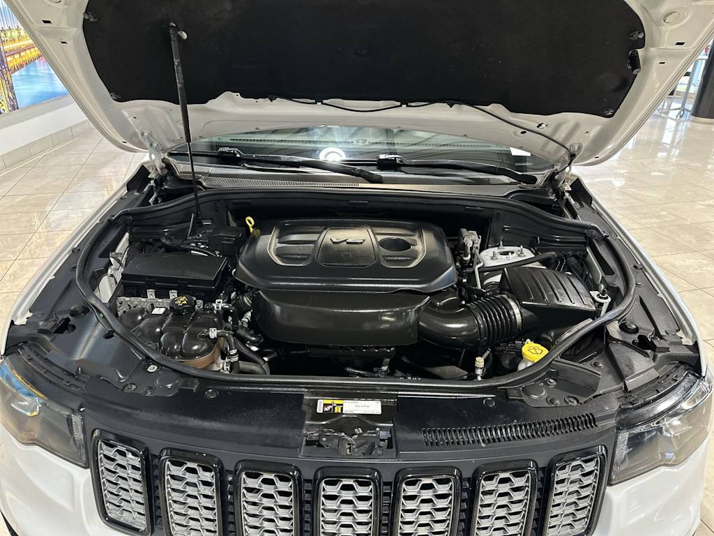 Thumbnail: 2019 Jeep Grand Cherokee - 9