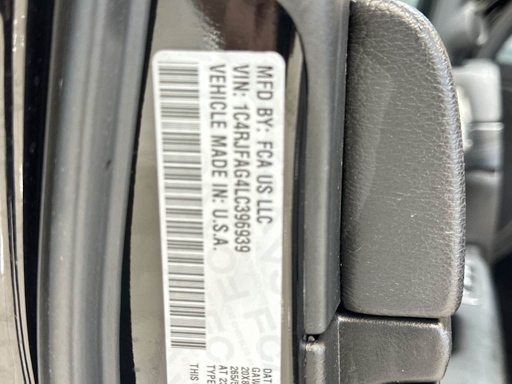 Thumbnail: 2020 Jeep Grand Cherokee - 18