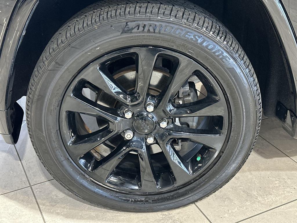 Thumbnail: 2020 Jeep Grand Cherokee - 8