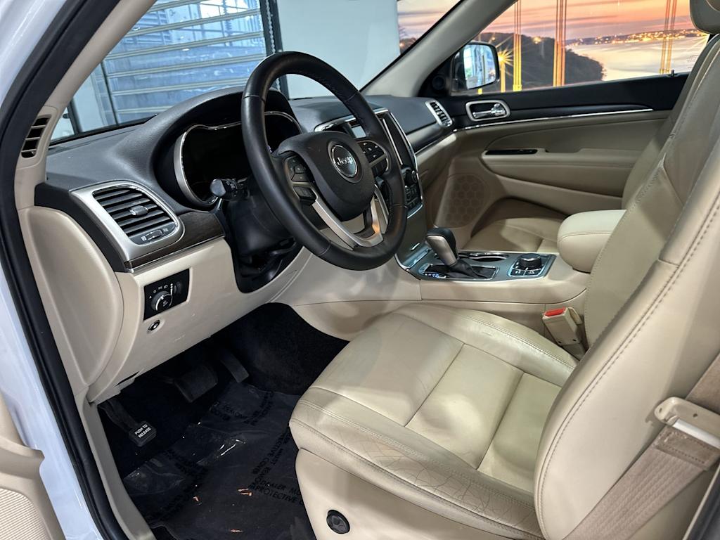 Thumbnail: 2017 Jeep Grand Cherokee - 11
