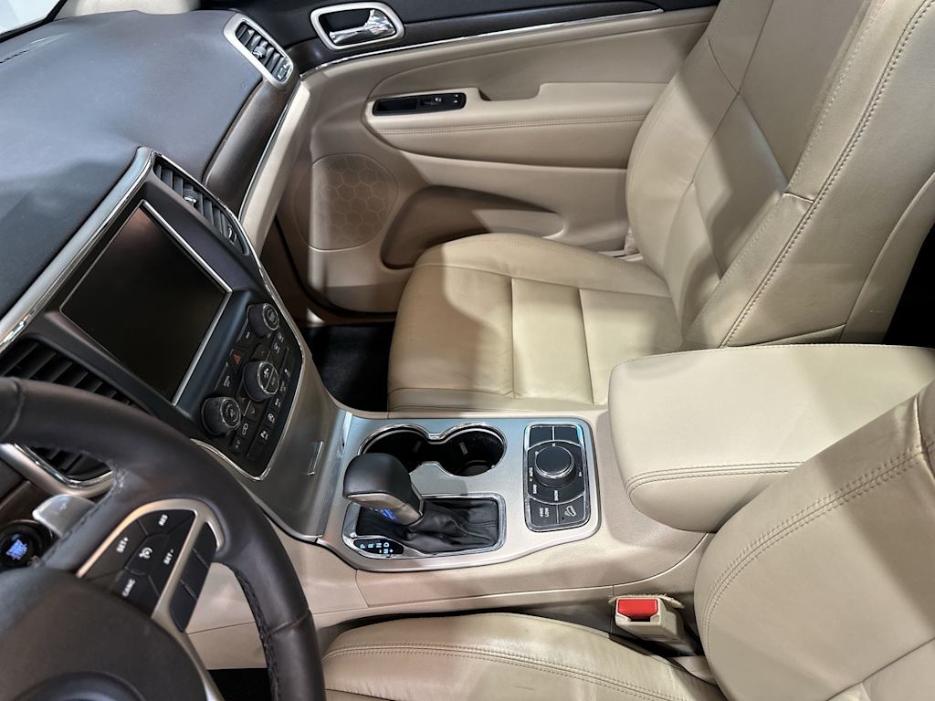 Thumbnail: 2017 Jeep Grand Cherokee - 15