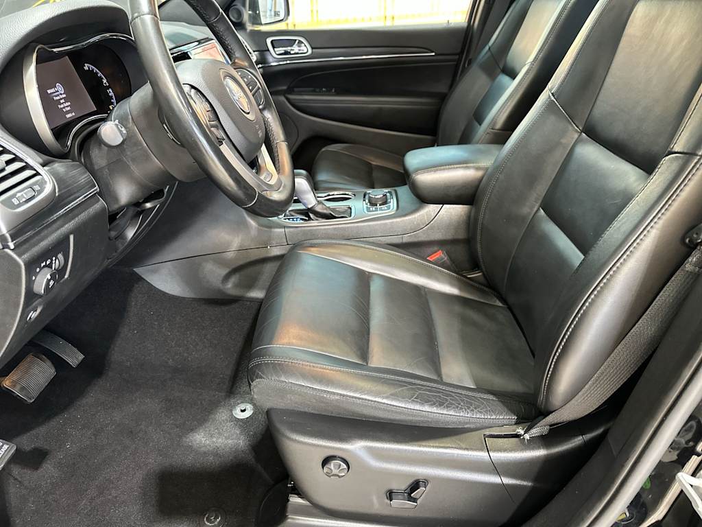 Thumbnail: 2020 Jeep Grand Cherokee - 12