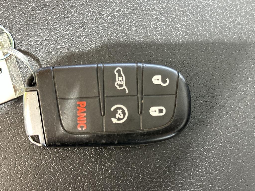Thumbnail: 2020 Jeep Grand Cherokee - 17
