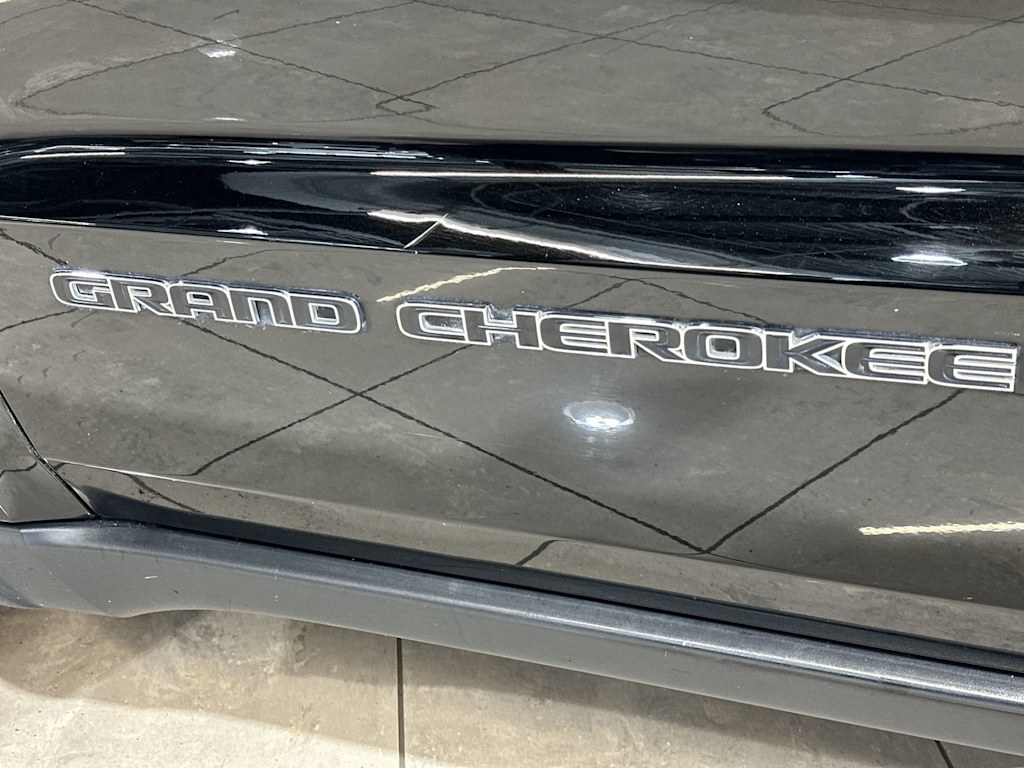 Thumbnail: 2020 Jeep Grand Cherokee - 18