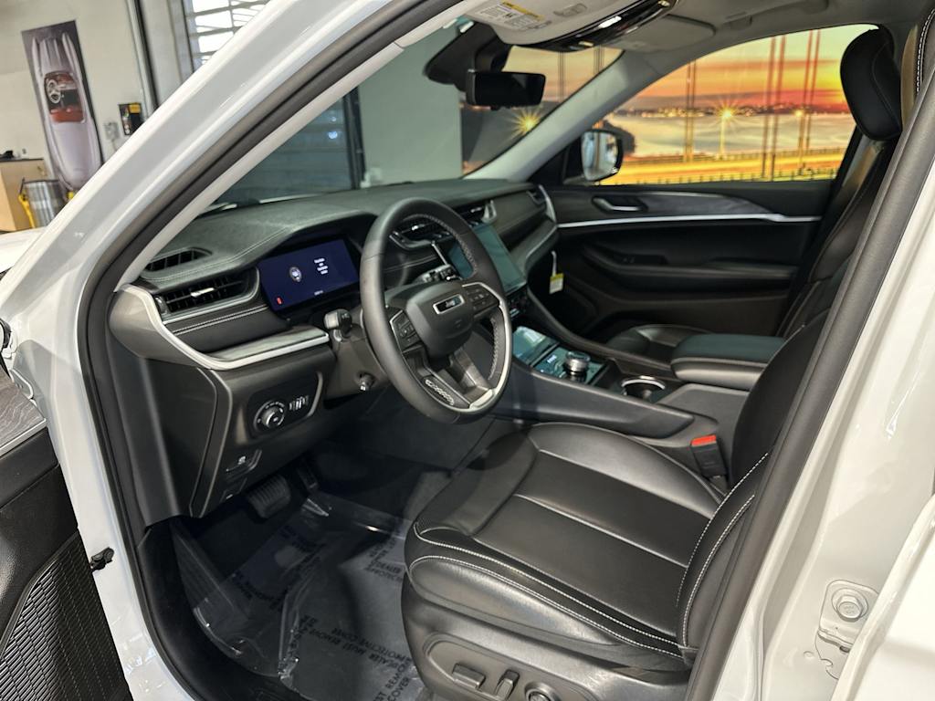 Thumbnail: 2024 Jeep Grand Cherokee - 2