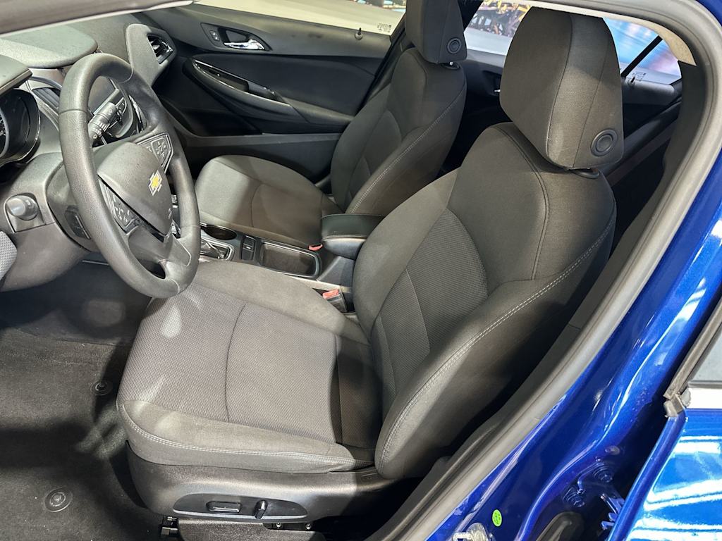 Thumbnail: 2017 Chevrolet Cruze - 12