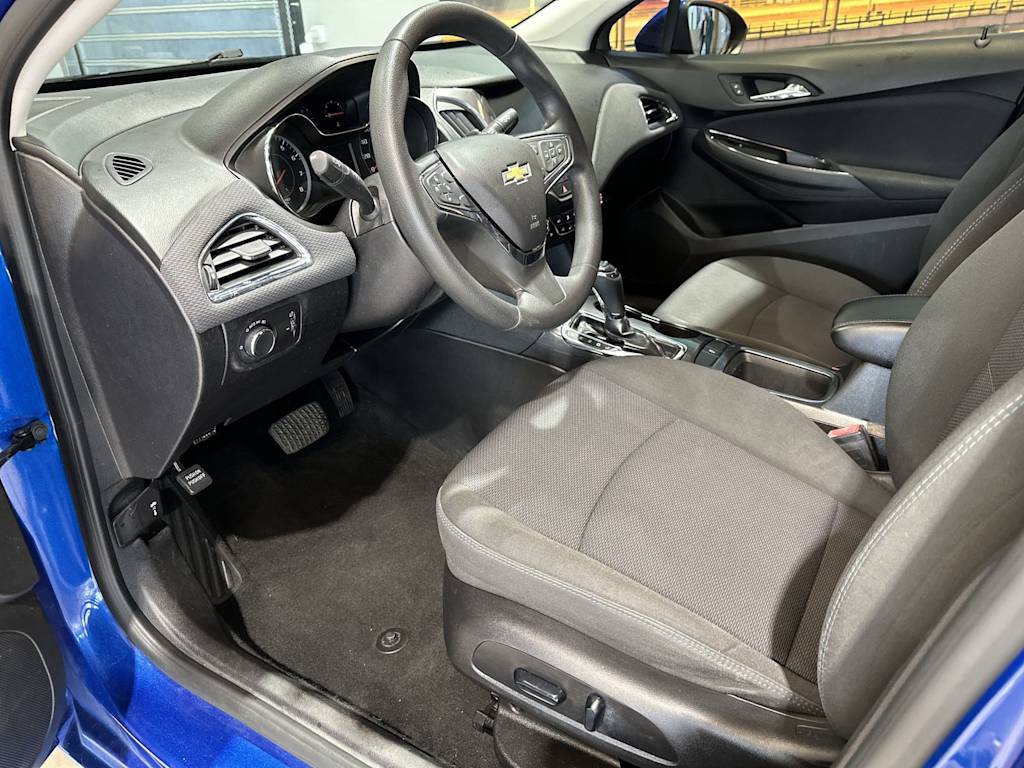 Thumbnail: 2017 Chevrolet Cruze - 11