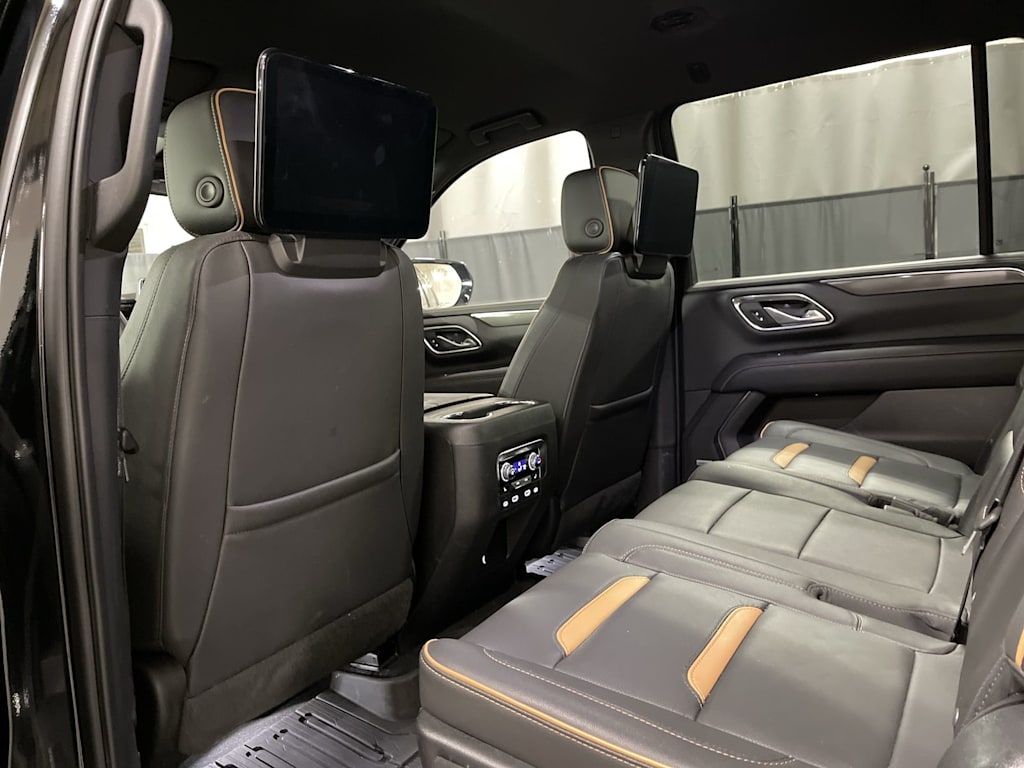 2023 GMC Yukon XL AT4 13