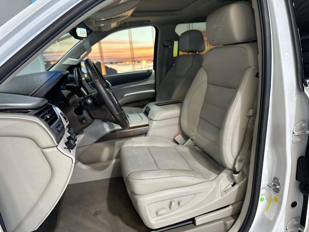 Thumbnail: 2019 GMC Yukon XL - 12