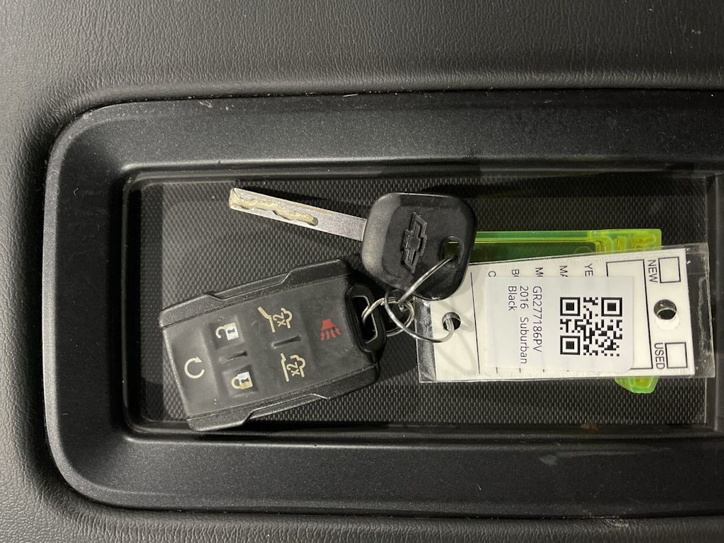 Thumbnail: 2016 Chevrolet Suburban - 18