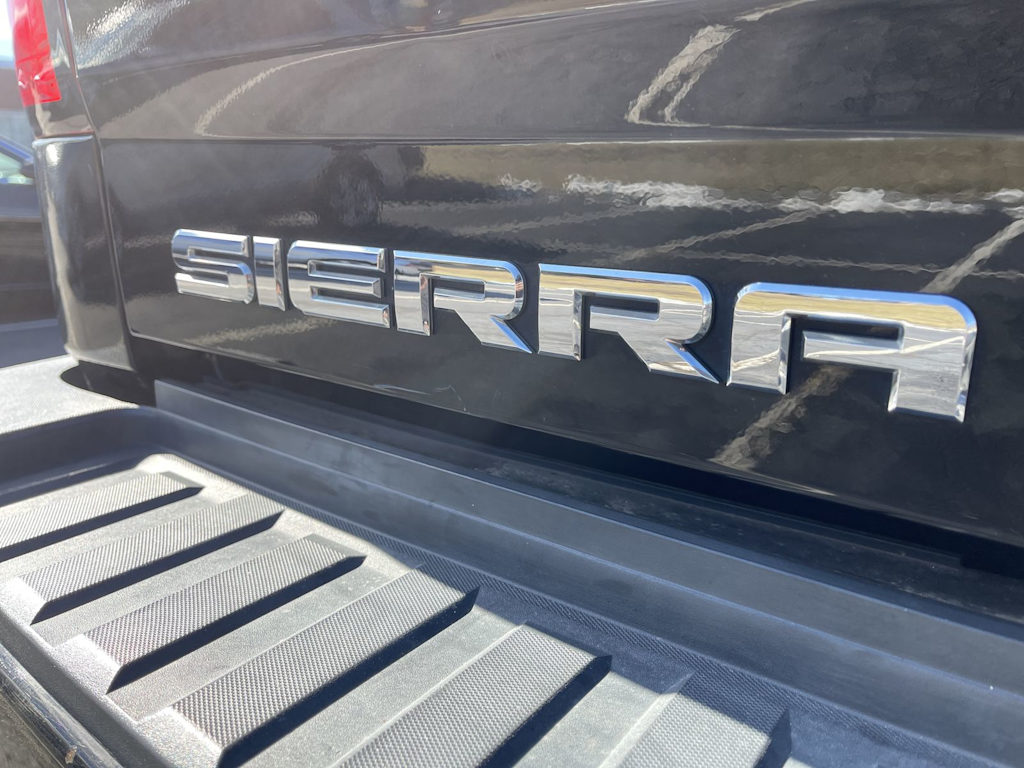 2015 GMC Sierra 2500 Denali 29