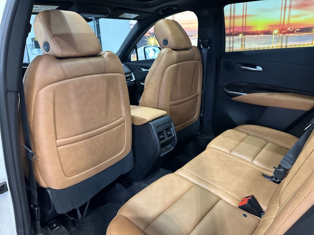 Thumbnail: 2023 Cadillac XT4 - 31