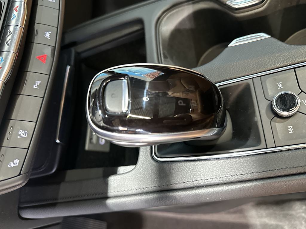 Thumbnail: 2023 Cadillac XT4 - 33