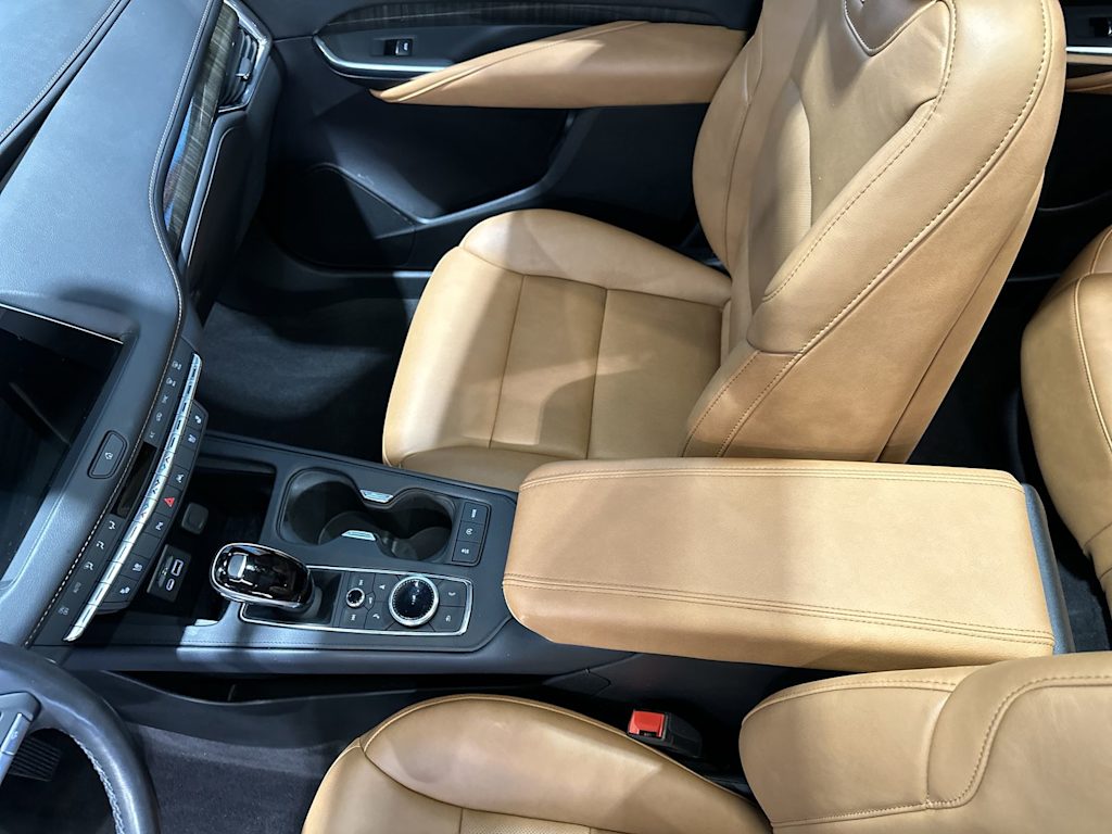 Thumbnail: 2023 Cadillac XT4 - 14