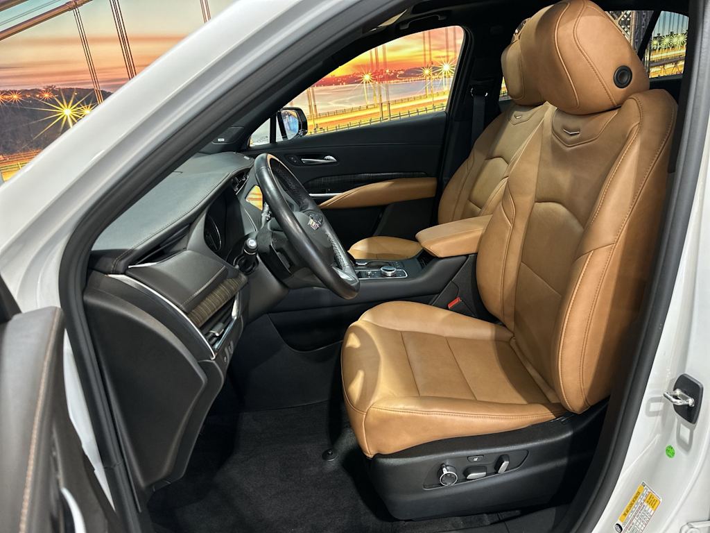 Thumbnail: 2023 Cadillac XT4 - 11