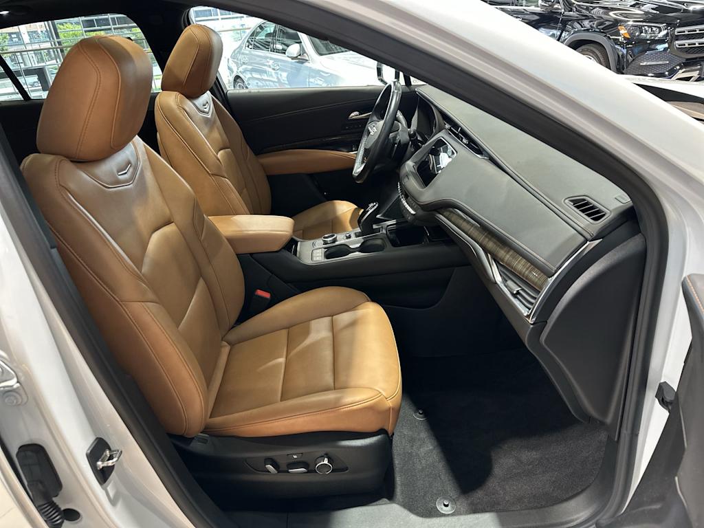 Thumbnail: 2023 Cadillac XT4 - 12