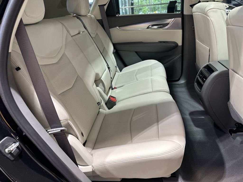 Thumbnail: 2022 Cadillac XT5 - 32