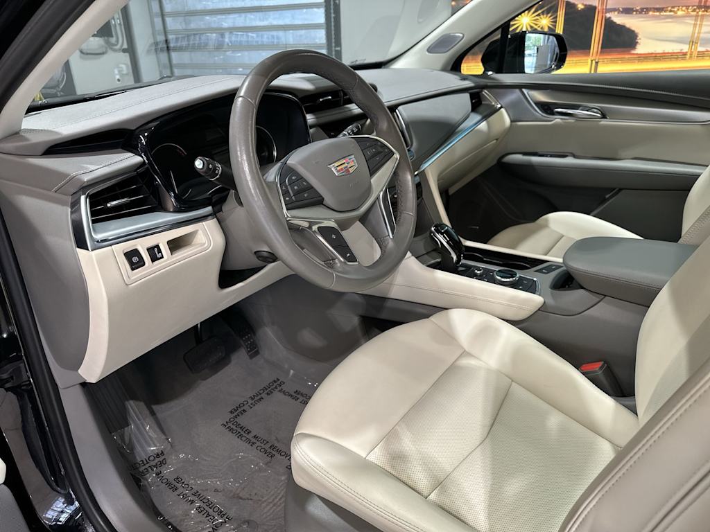 Thumbnail: 2022 Cadillac XT5 - 2