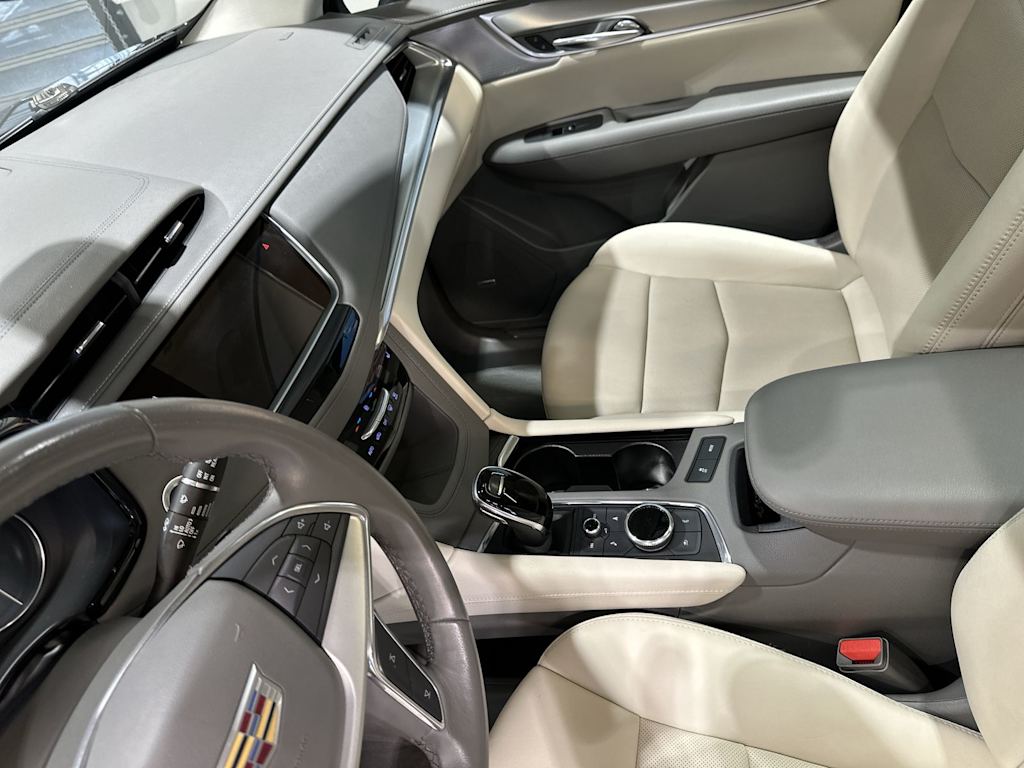 Thumbnail: 2022 Cadillac XT5 - 15