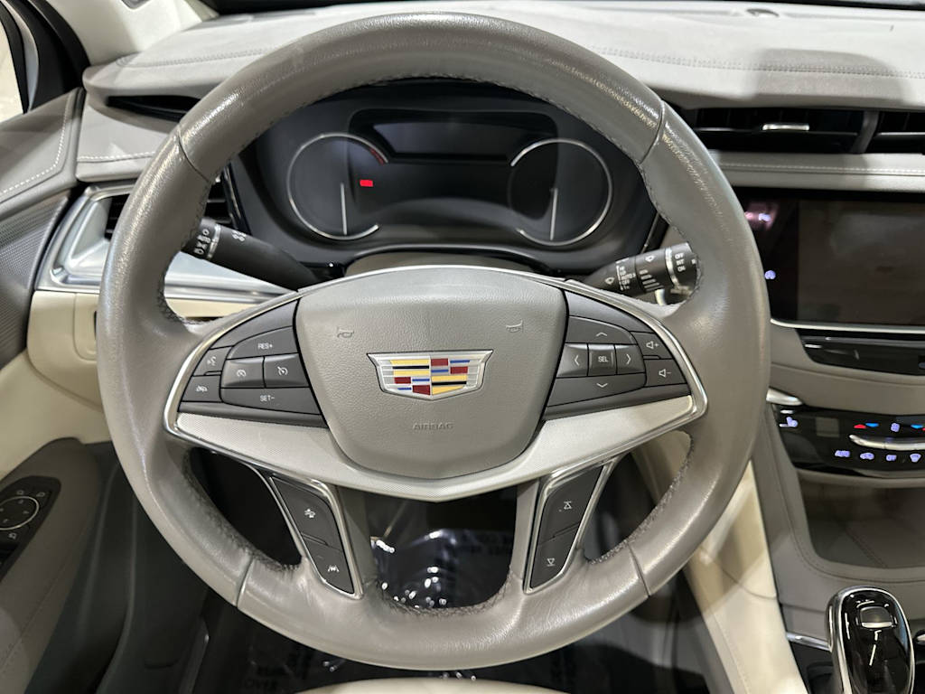 Thumbnail: 2022 Cadillac XT5 - 14