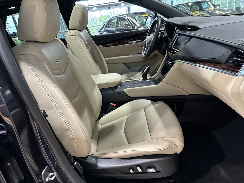 Thumbnail: 2019 Cadillac XT5 - 12