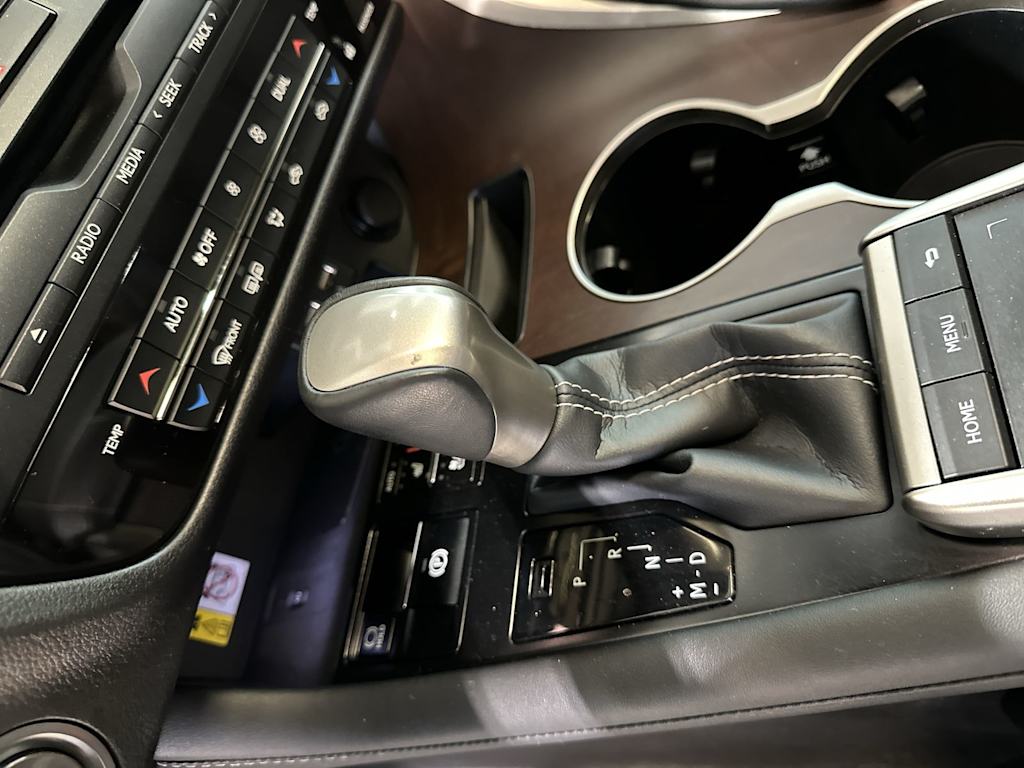 Thumbnail: 2022 Lexus RX - 33