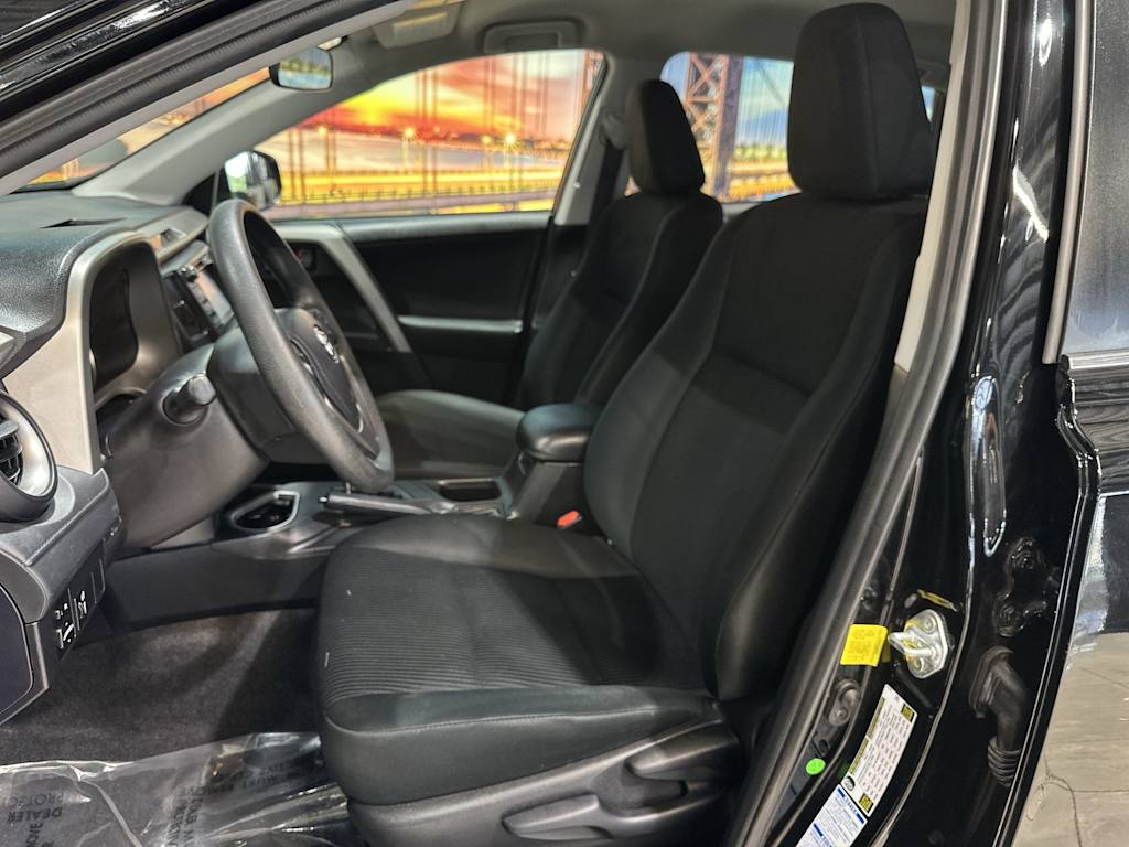 Thumbnail: 2016 Toyota RAV4 - 11