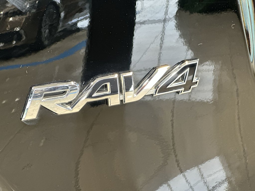 Thumbnail: 2016 Toyota RAV4 - 31