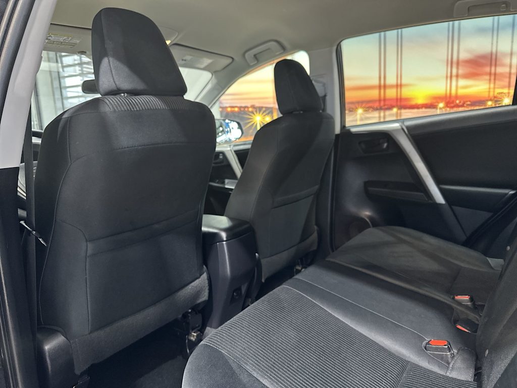 Thumbnail: 2016 Toyota RAV4 - 13