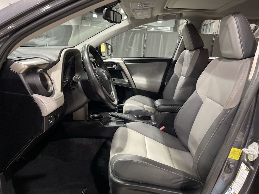 Thumbnail: 2015 Toyota RAV4 - 12