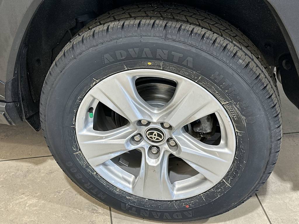 Thumbnail: 2021 Toyota RAV4 - 8