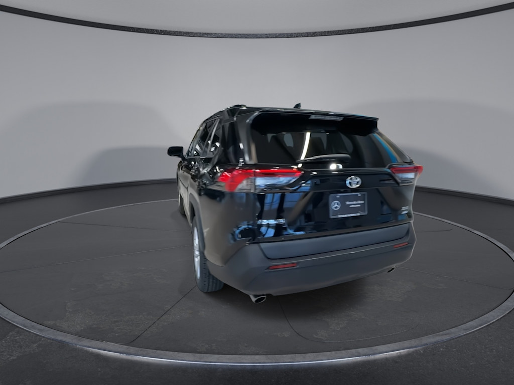 Thumbnail: 2021 Toyota RAV4 - 7