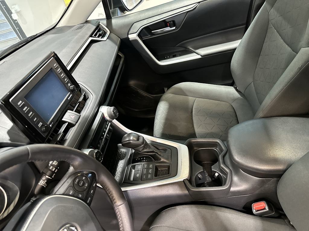 Thumbnail: 2021 Toyota RAV4 - 15