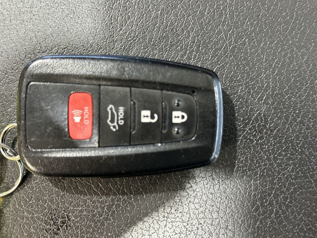 Thumbnail: 2021 Toyota RAV4 - 18