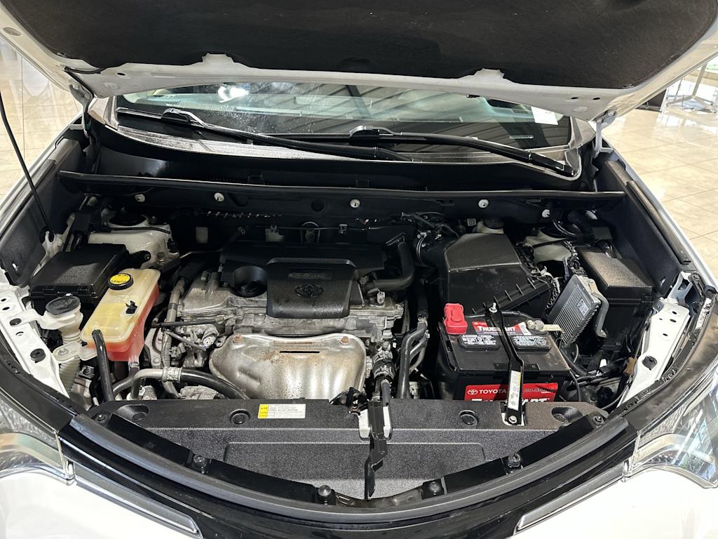 Thumbnail: 2018 Toyota RAV4 - 9