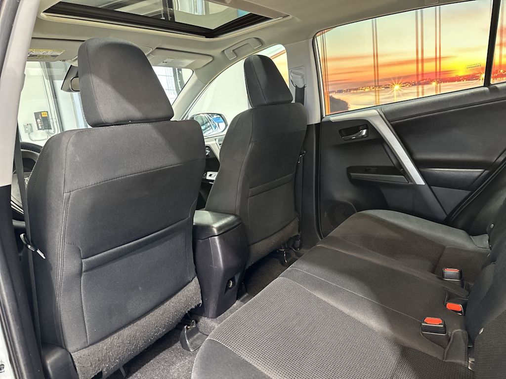 Thumbnail: 2018 Toyota RAV4 - 13