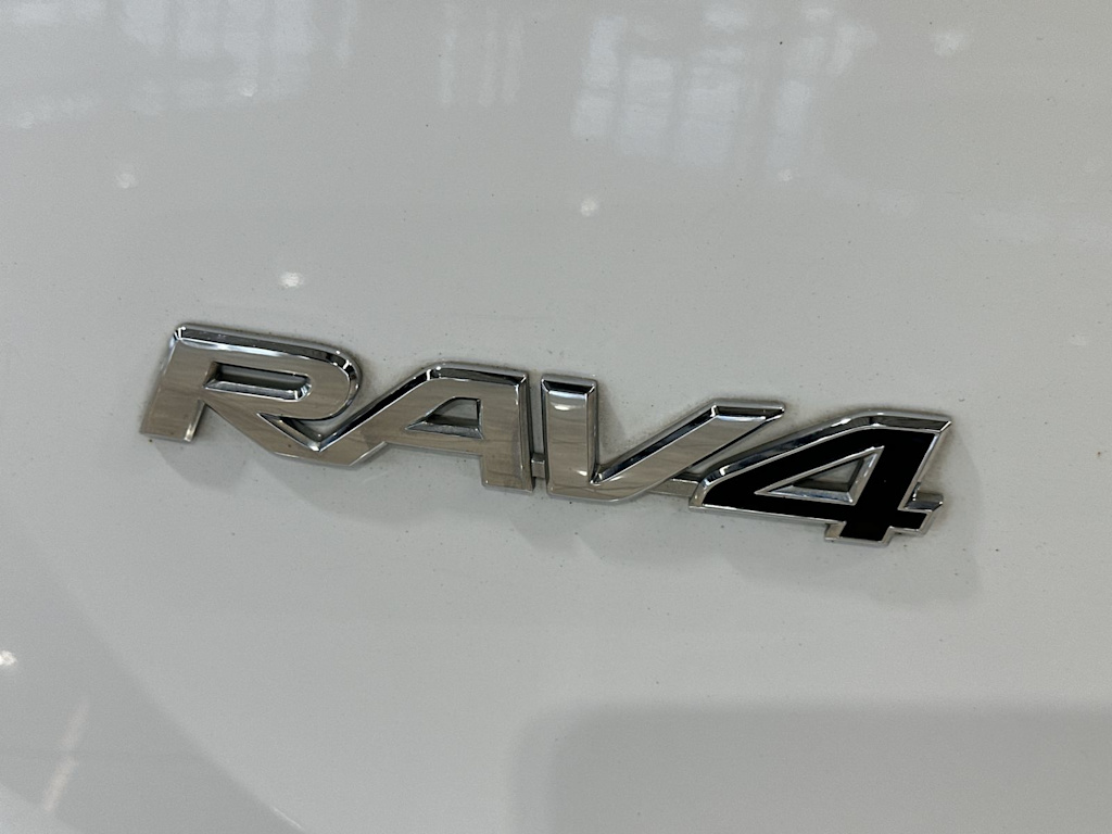 Thumbnail: 2018 Toyota RAV4 - 7