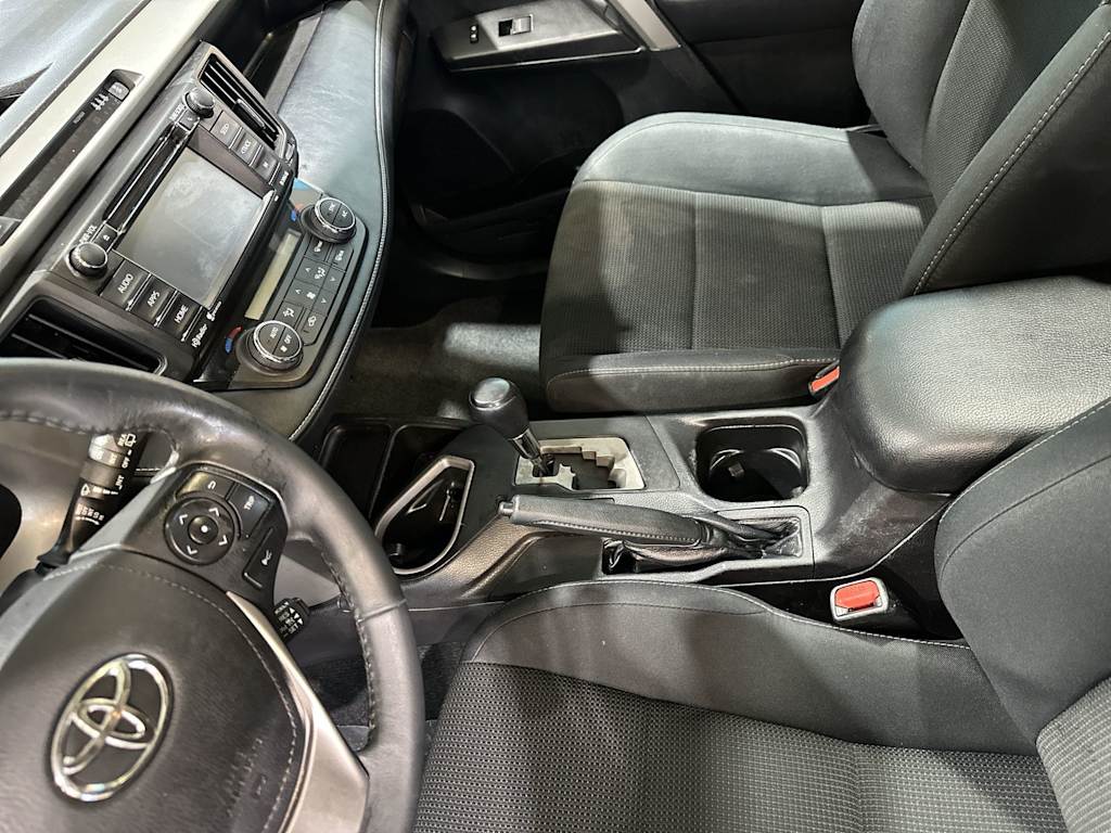 Thumbnail: 2018 Toyota RAV4 - 33