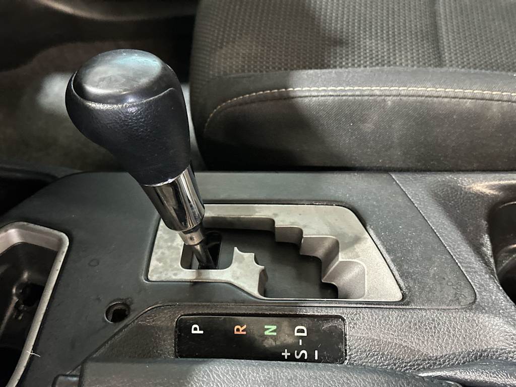 Thumbnail: 2018 Toyota RAV4 - 15