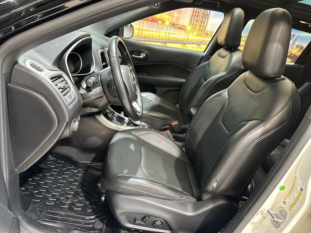 Thumbnail: 2020 Jeep Compass - 11