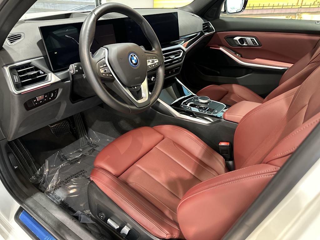 Thumbnail: 2023 BMW 3 Series - 2