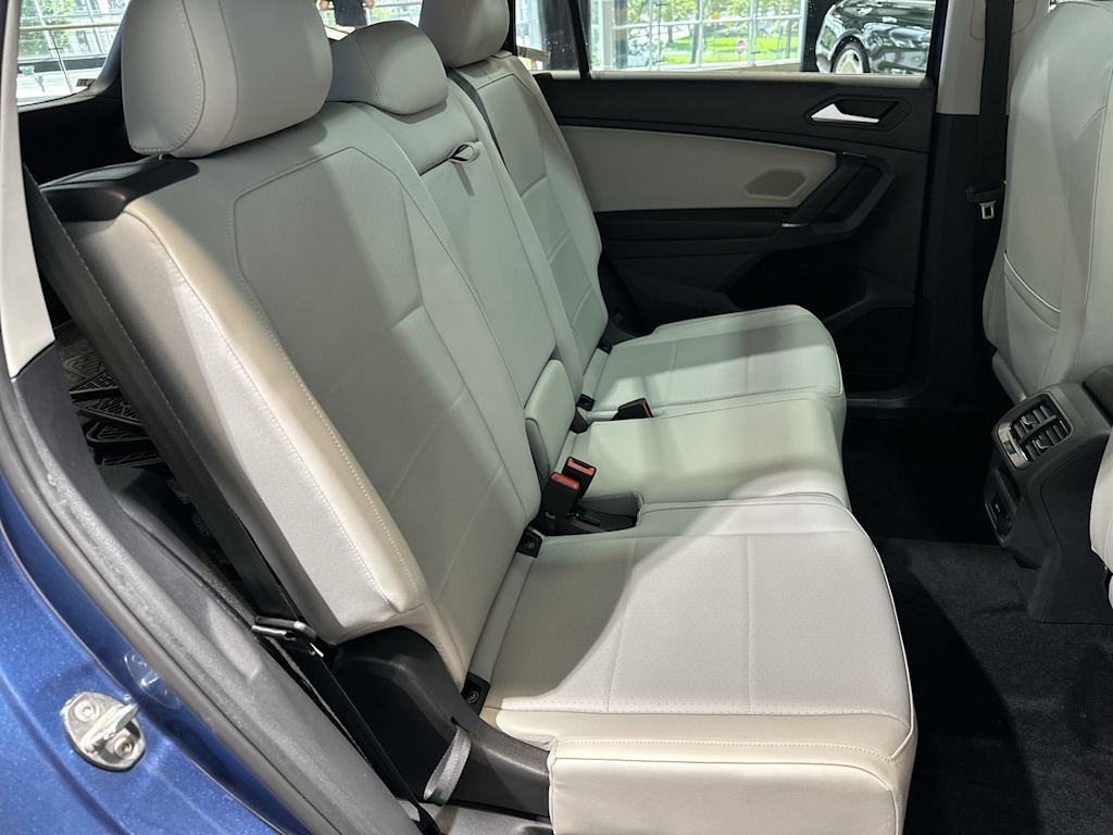 Thumbnail: 2020 Volkswagen Tiguan - 32
