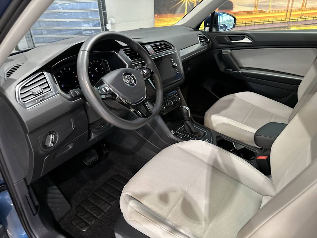 Thumbnail: 2020 Volkswagen Tiguan - 2