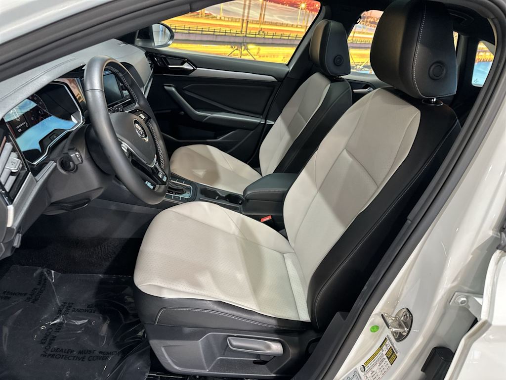 Thumbnail: 2019 Volkswagen Jetta - 11