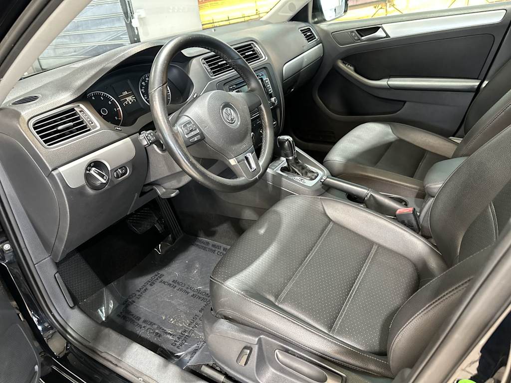 Thumbnail: 2013 Volkswagen Jetta - 11