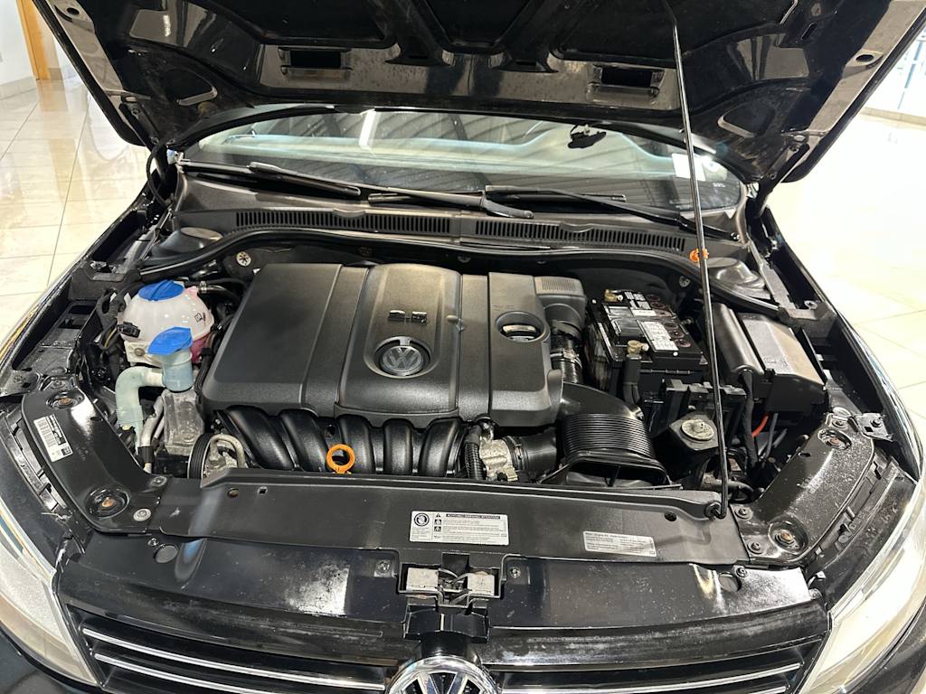 Thumbnail: 2013 Volkswagen Jetta - 9